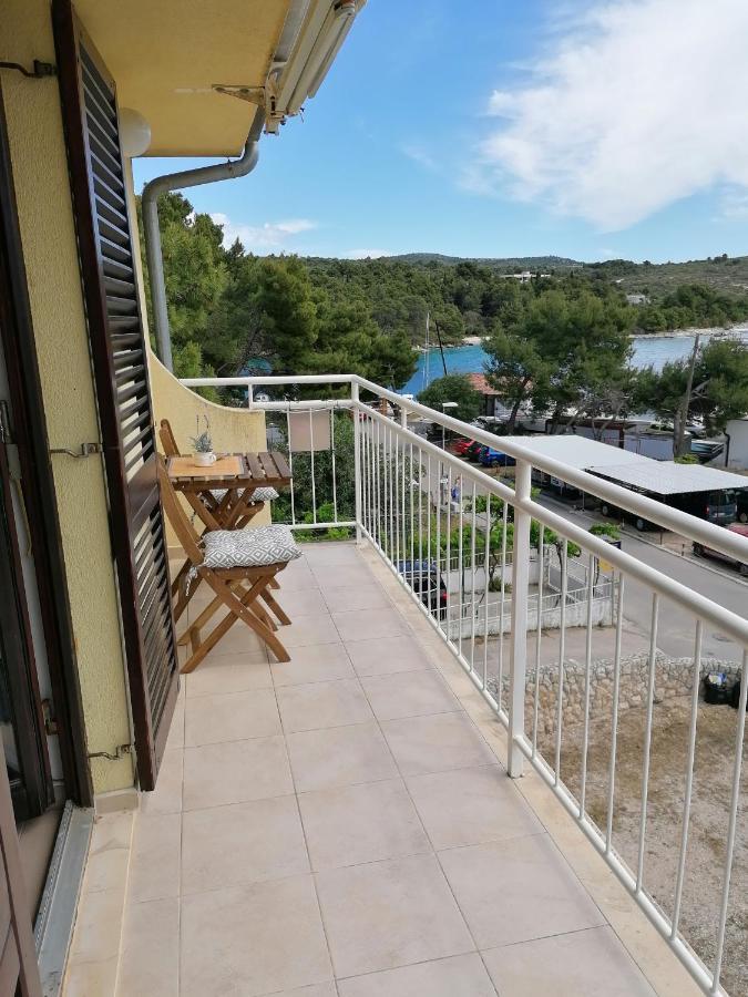 Apartment By The Beach Primosten Exterior photo